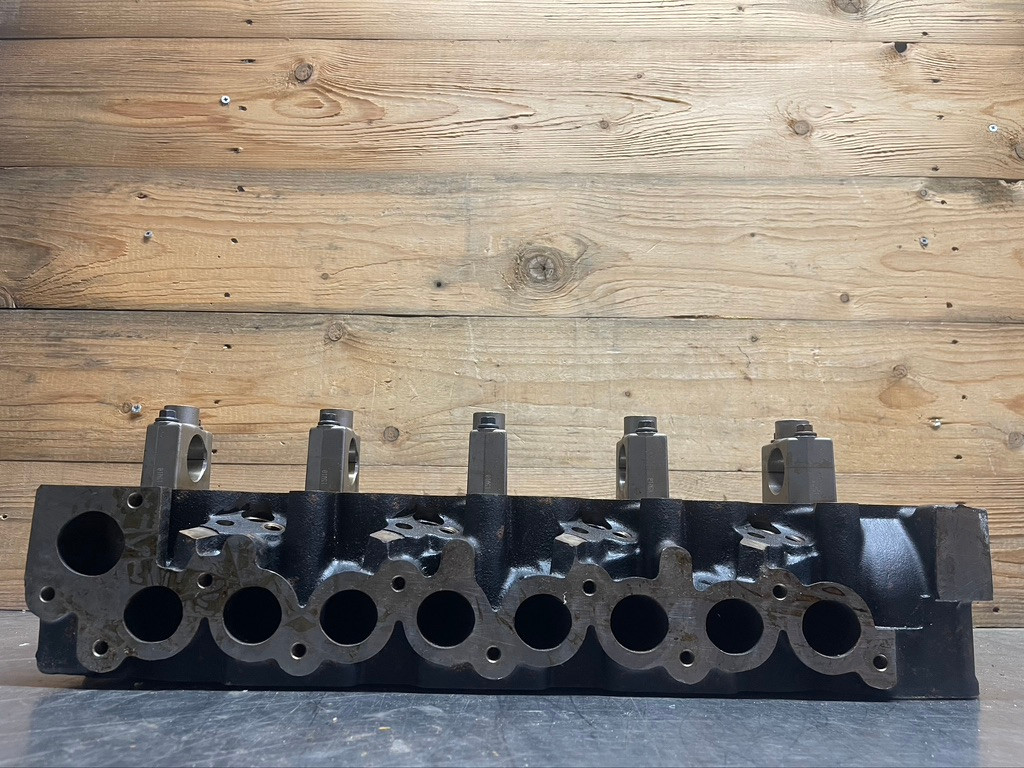 MWM 1800010-08 Diesel Engine Cylinder Head 11H5 OEM 6 Cylinder Industrial