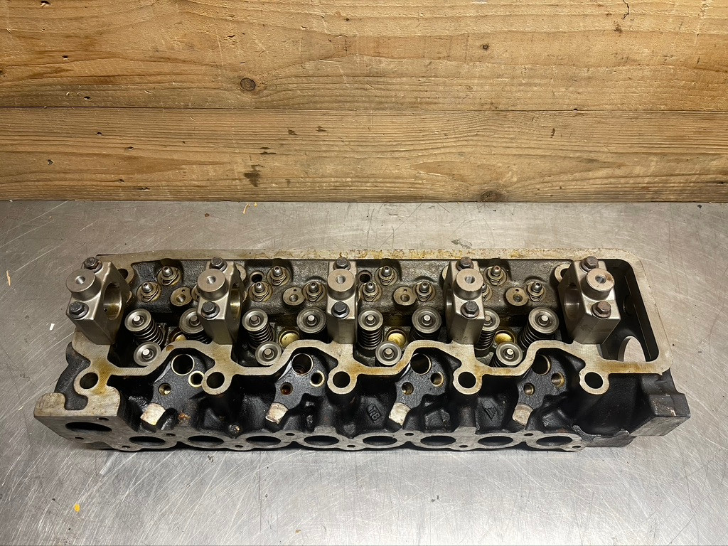 MWM 1800010-08 Diesel Engine Cylinder Head 11H5 OEM 6 Cylinder Industrial