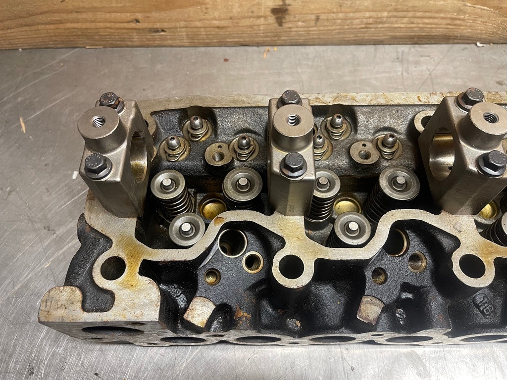 MWM 1800010-08 Diesel Engine Cylinder Head 11H5 OEM 6 Cylinder Industrial