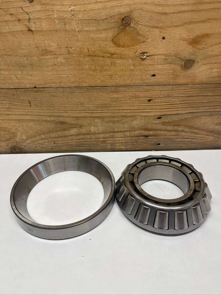 John Deere YZ121260 Tapered Roller Bearing NSN 3110-01-567-6583 OEM NEW NOS