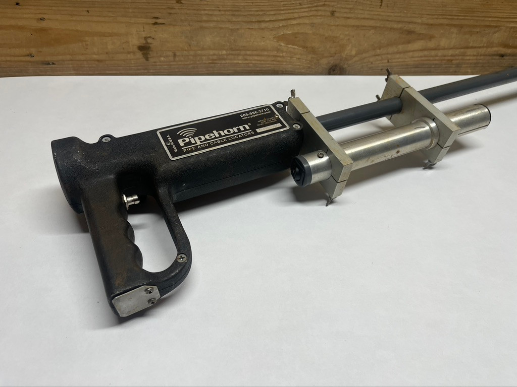 Pipehorn Model 100 Underground Pipe & Cable Locator For Parts or Repair