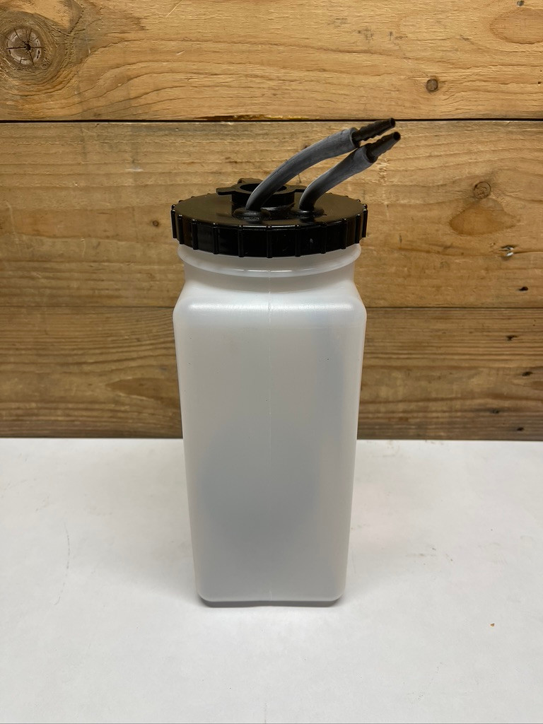 Oshkosh 1671940 Econo-Wash No. 10 Windshield Washer Bottle w/ Pump HEMTT