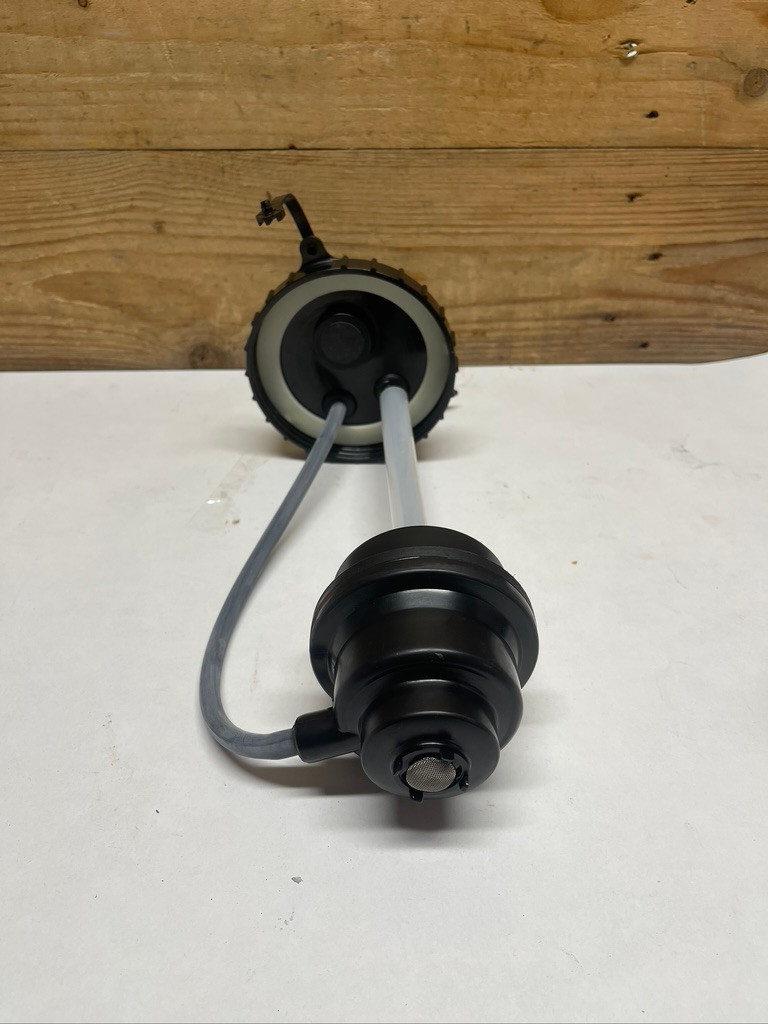 Oshkosh 1671940 Econo-Wash No. 10 Windshield Washer Bottle w/ Pump HEMTT