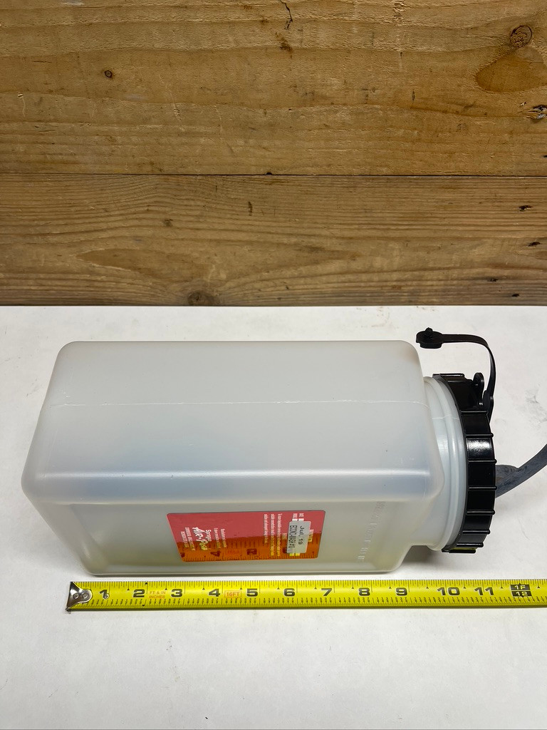 Oshkosh 1671940 Econo-Wash No. 10 Windshield Washer Bottle w/ Pump HEMTT