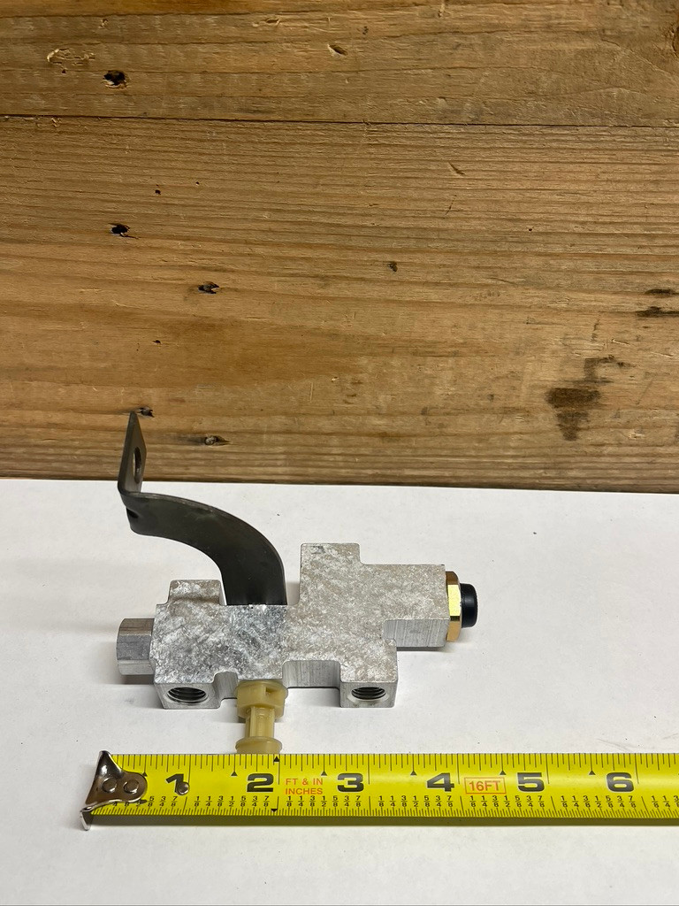 AM General 12339353-1 HMMWV M998 Brake Proportioning Valve 4820-01-359-9489