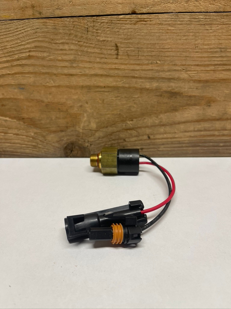 JLG 8223526 20 PSI Hydraulic Oil Pressure Switch SkyTrak Lull OEM