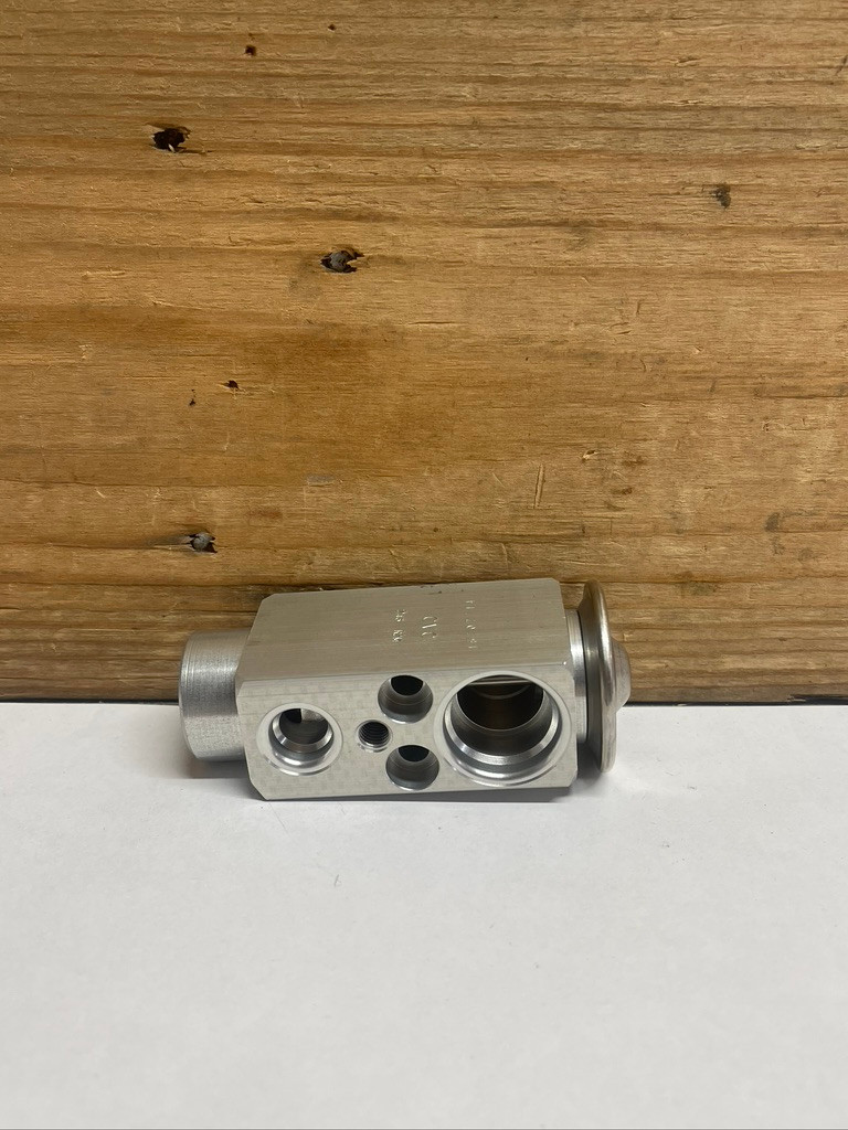 John Deere RE174764 A/C Expansion Valve RE283957 Tractor Backhoe Loader OEM
