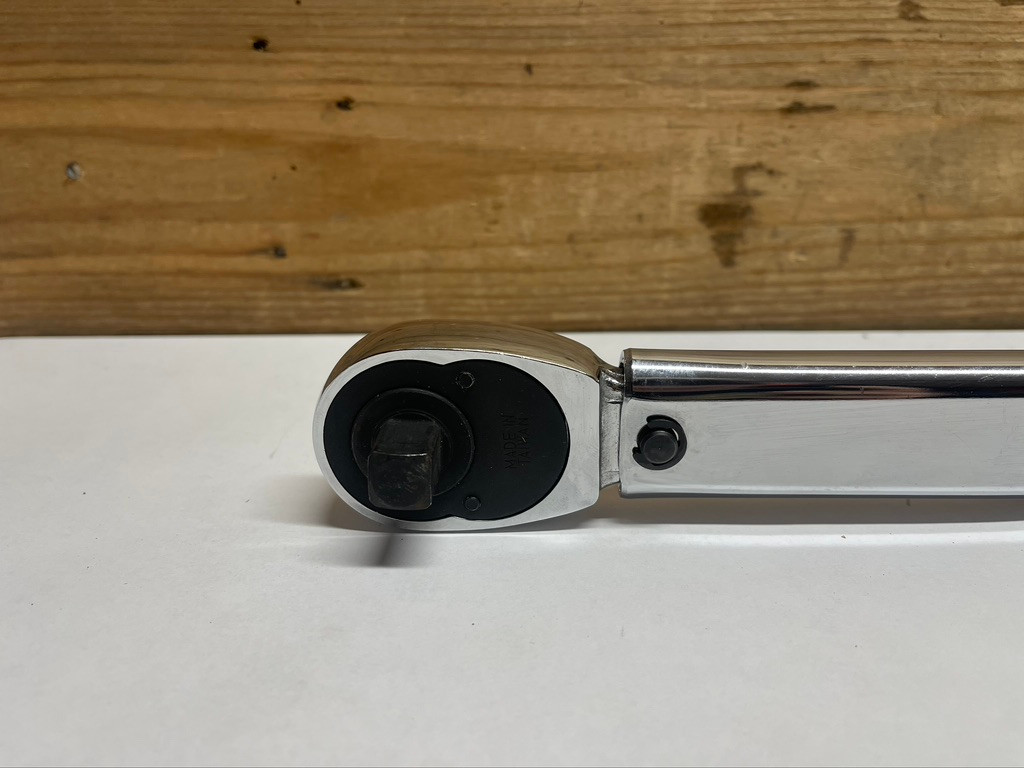 K Tool KTI-72102 1/2" Drive Micrometer Click Torque Wrench 25-250 ft-lb
