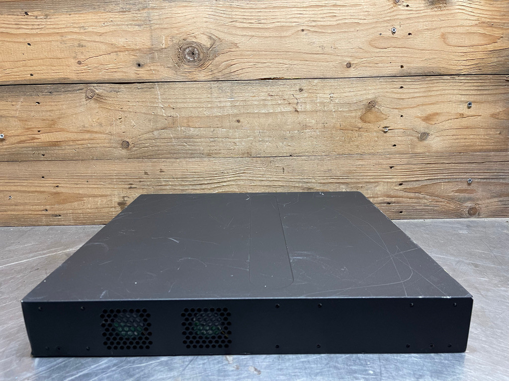 Foundry FGS624P FastIron GS 24-Port Gigabit Ethernet Network Switch Brocade