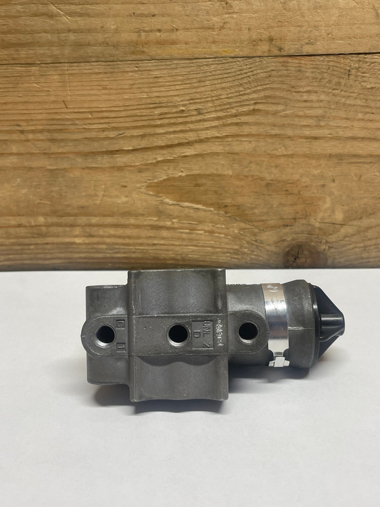 Caterpillar 4N-9679 Air Compressor Brake Governor 125 PSI CAT OEM