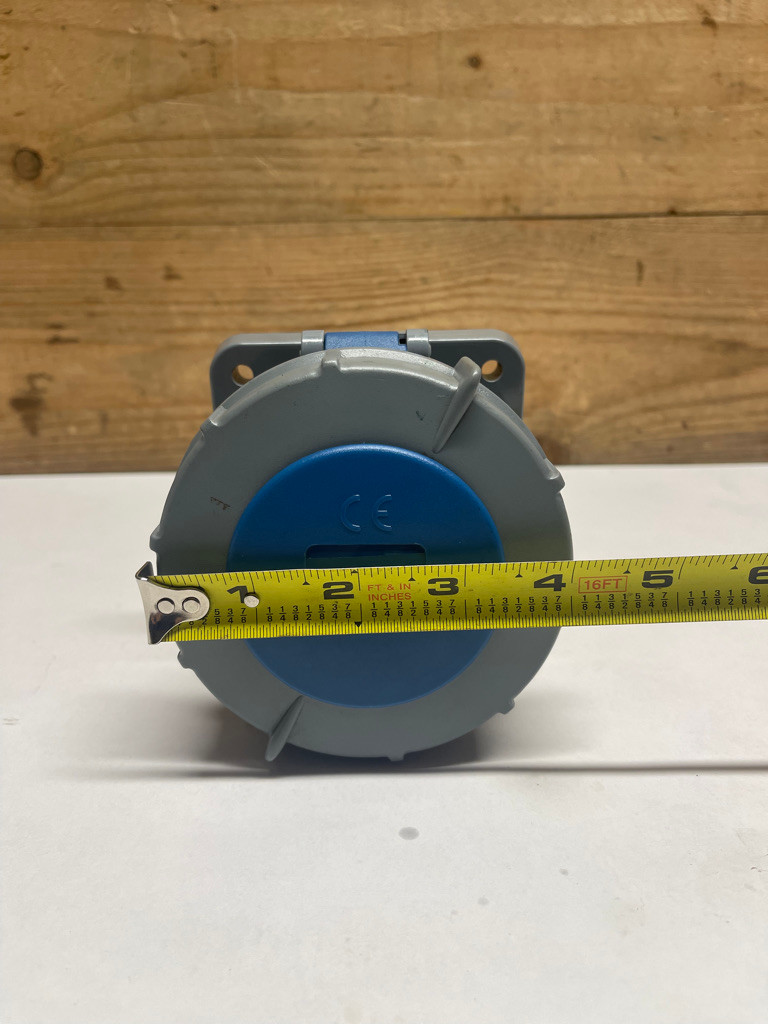 Mennekes UEC560R9W 60A 120/208V Pin Sleeve Watertight Receptacle 4P 5W