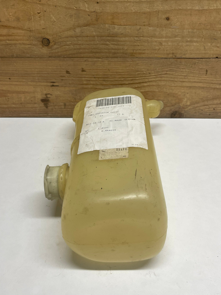 Mercedes-Benz 4065000749 Coolant Expansion Reservoir Tank Unimog U406 U416