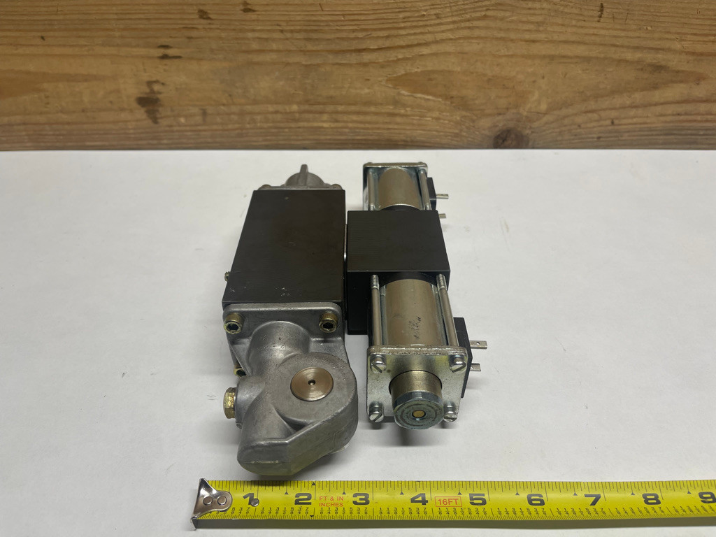 Parker 85564-01-24P Hydraulic Directional Control Valve HEMTT M985