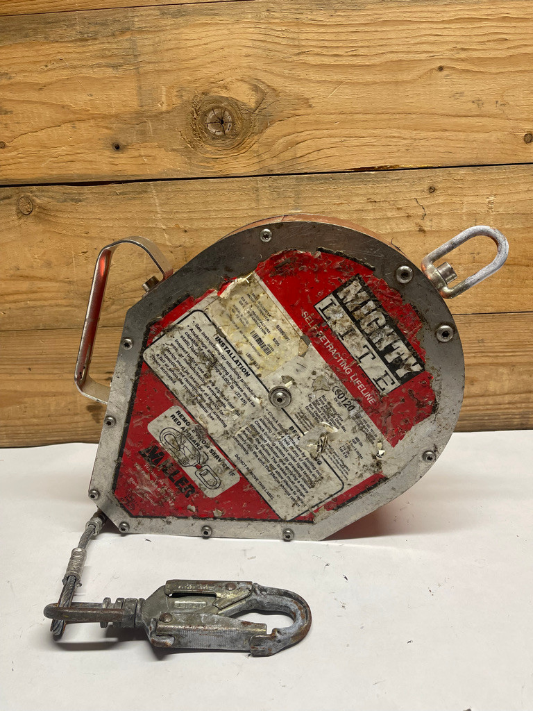 Miller MightyLite RL50BG 50FT Self Retracting Lifeline SRL Fall Protection