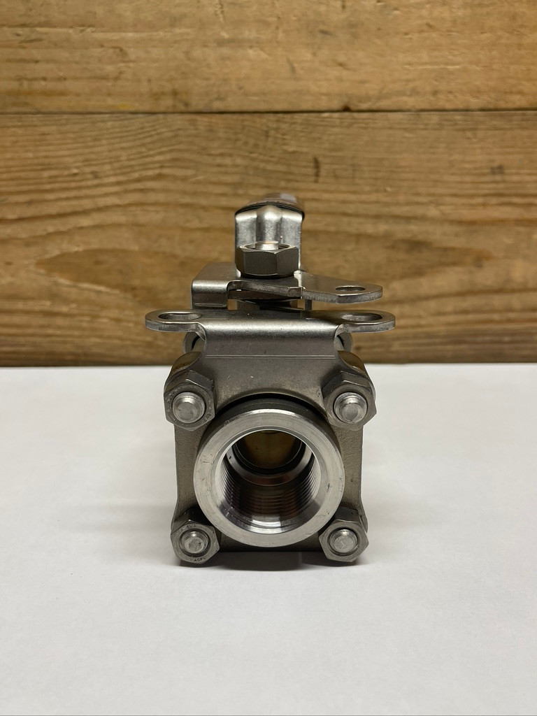 Swagelok SS-65TF16 1" FNPT 3-Piece Ball Valve 316 Stainless Steel 2200 PSI