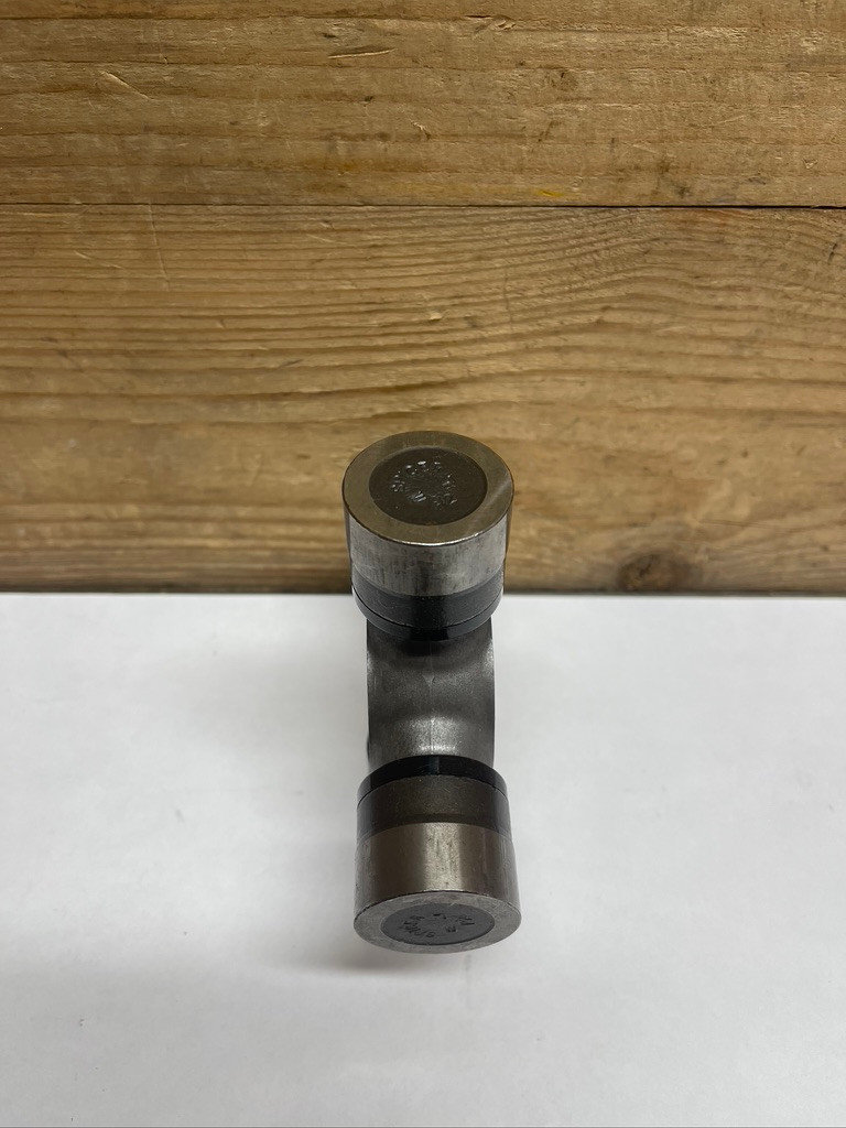 John Deere AT207330 Spicer SPL70X Universal Joint U-Joint OEM