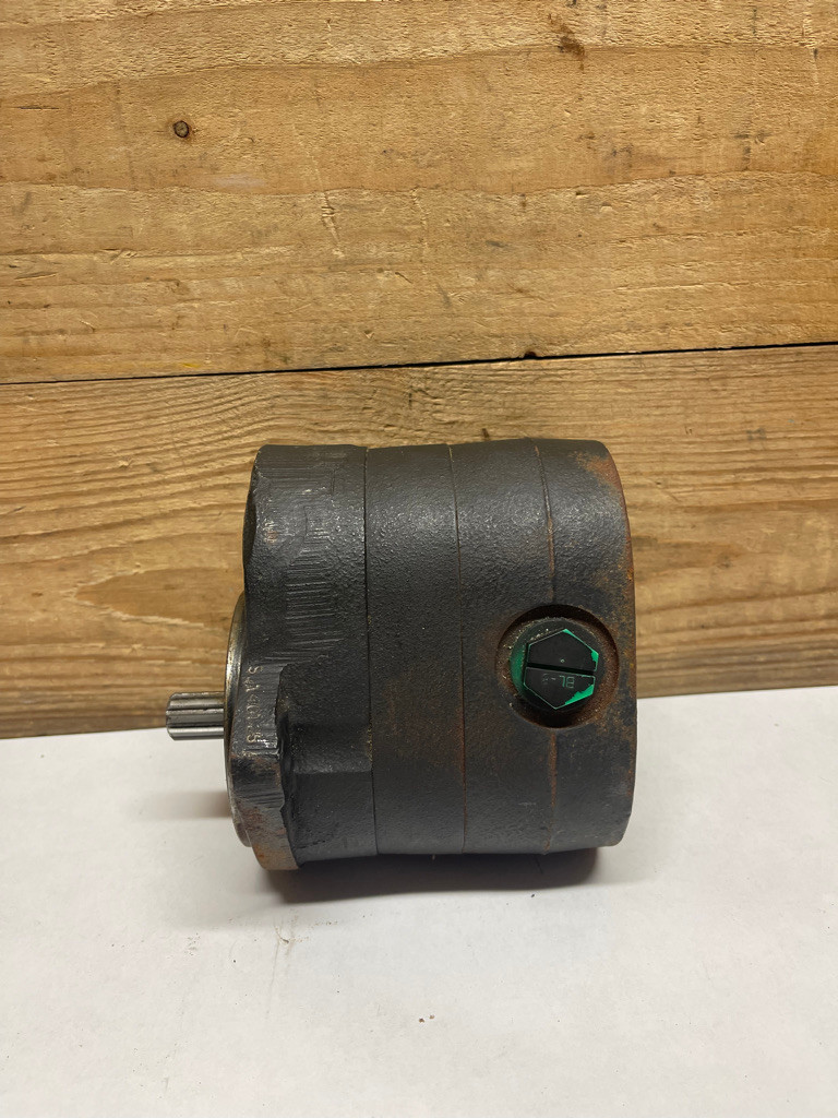 John Deere AT317811 Fan Drive Pump Genuine OEM Hydraulic Pump