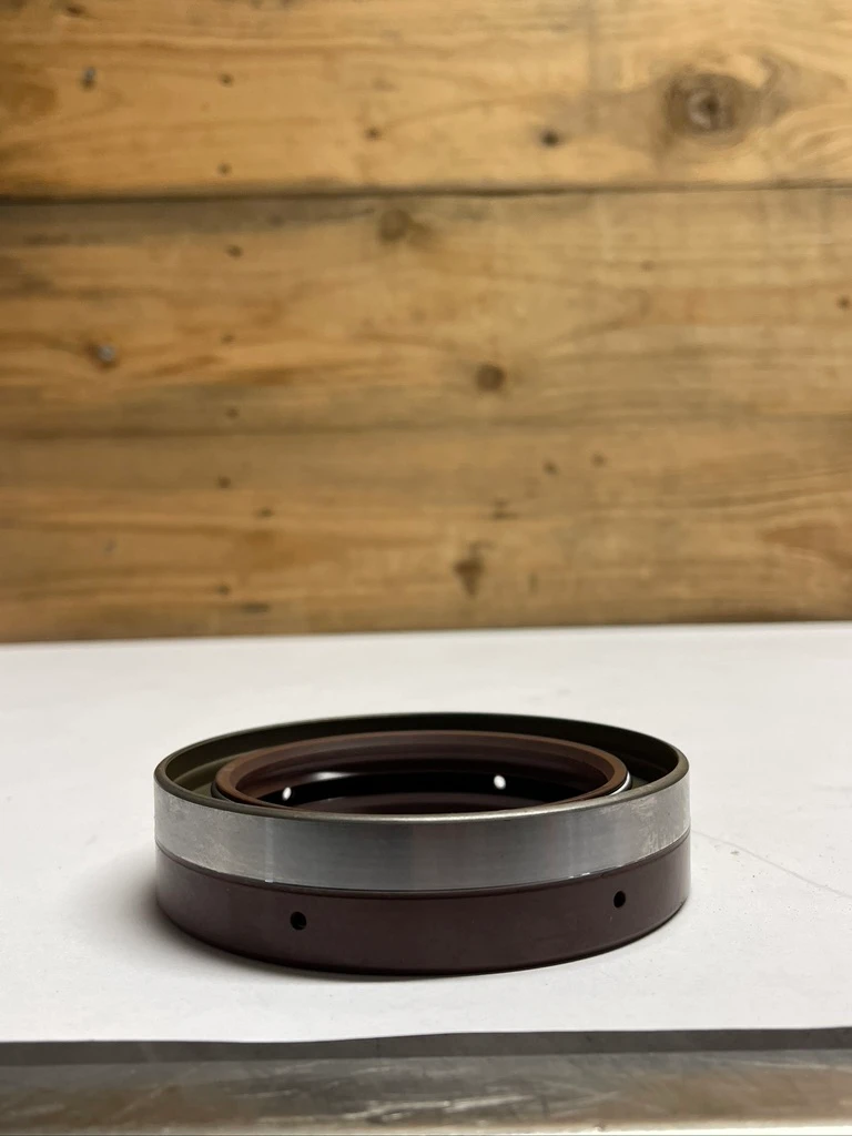 John Deere YZ121724 Internal Oil Seal OEM Heavy Equipment Seal