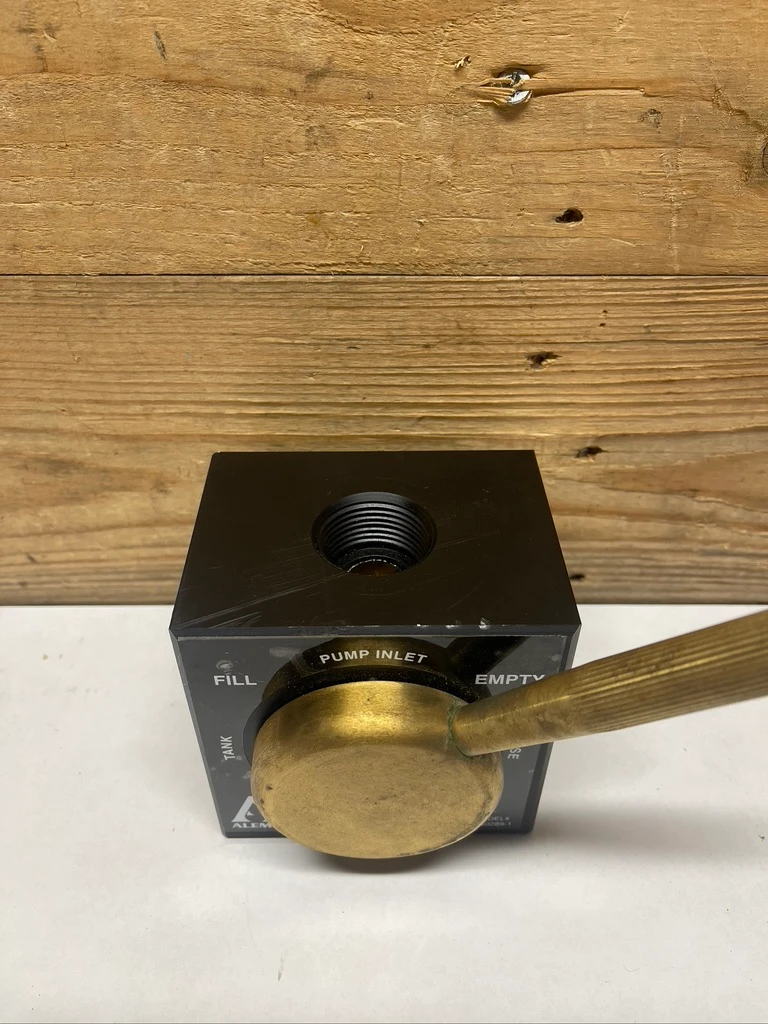 Alemite 340289-1 4-Way Waste Oil Pump Valve 1" NPT 200 PSI