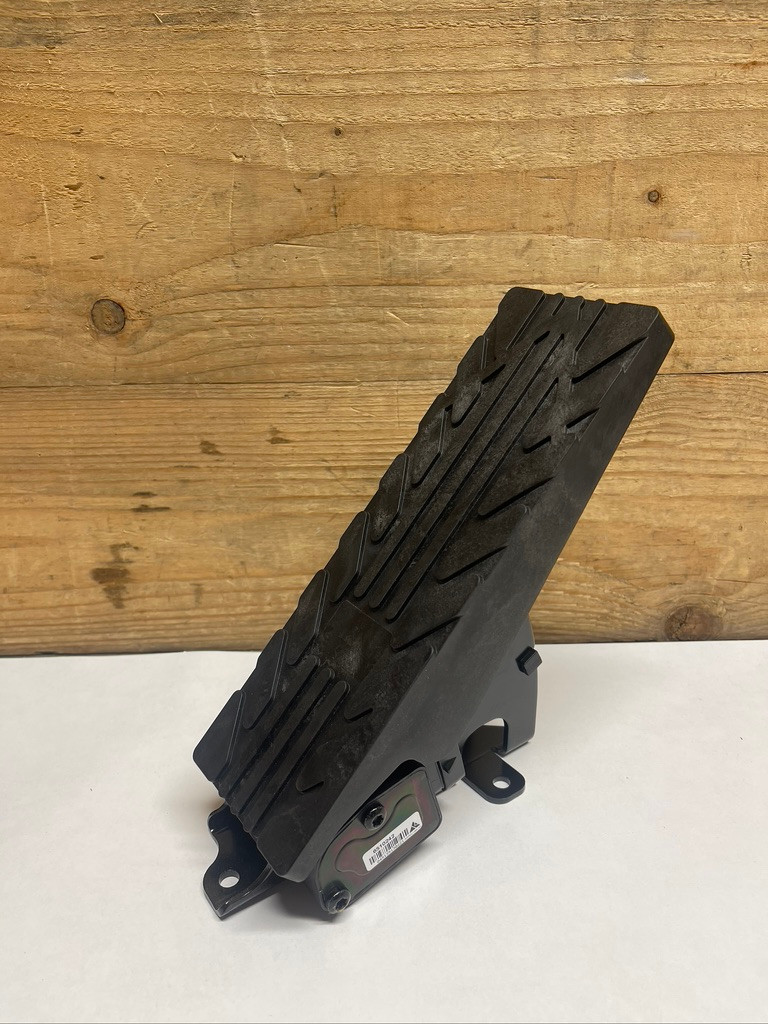 John Deere AT330209 Accelerator Pedal Foot Throttle Assembly New Surplus