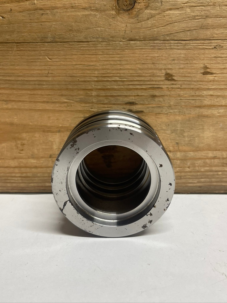 John Deere H214901 Hydraulic Cylinder Rod Guide OEM 750J 850J Dozer Gland Nut