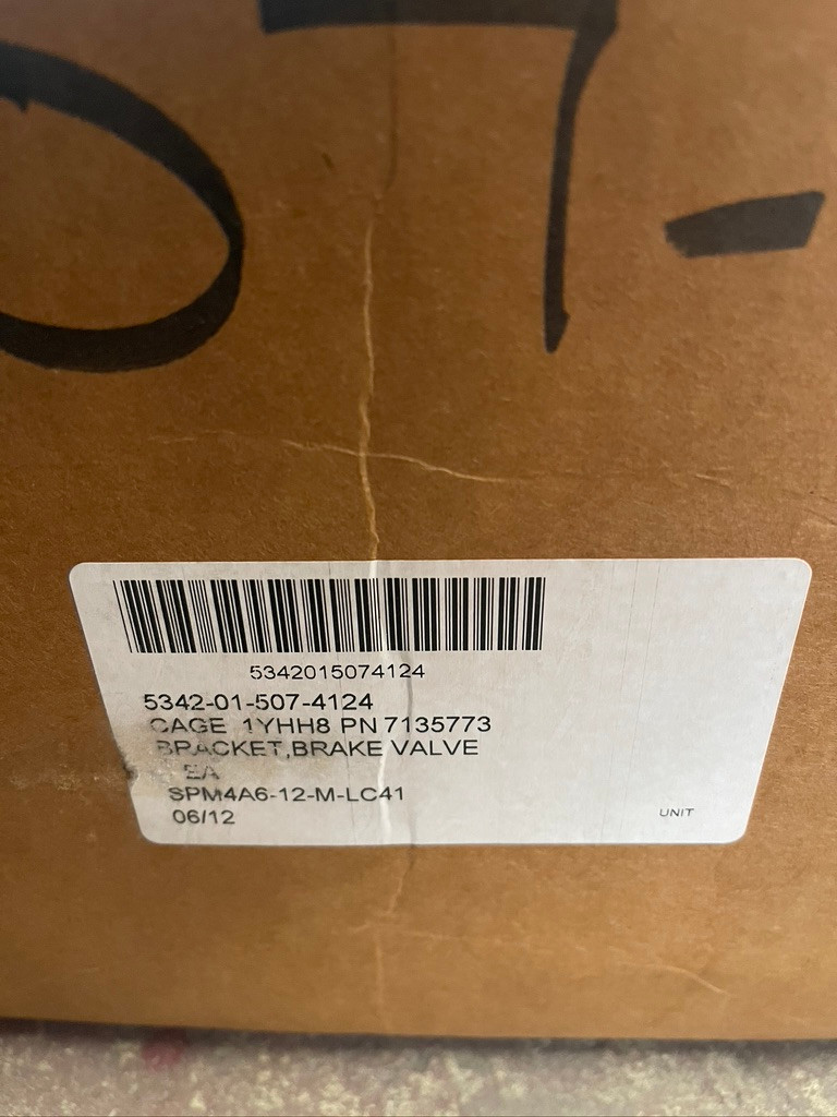 JLG Brake Valve Bracket 7135773 OEM Hydraulic Main Valve Mount Bracket
