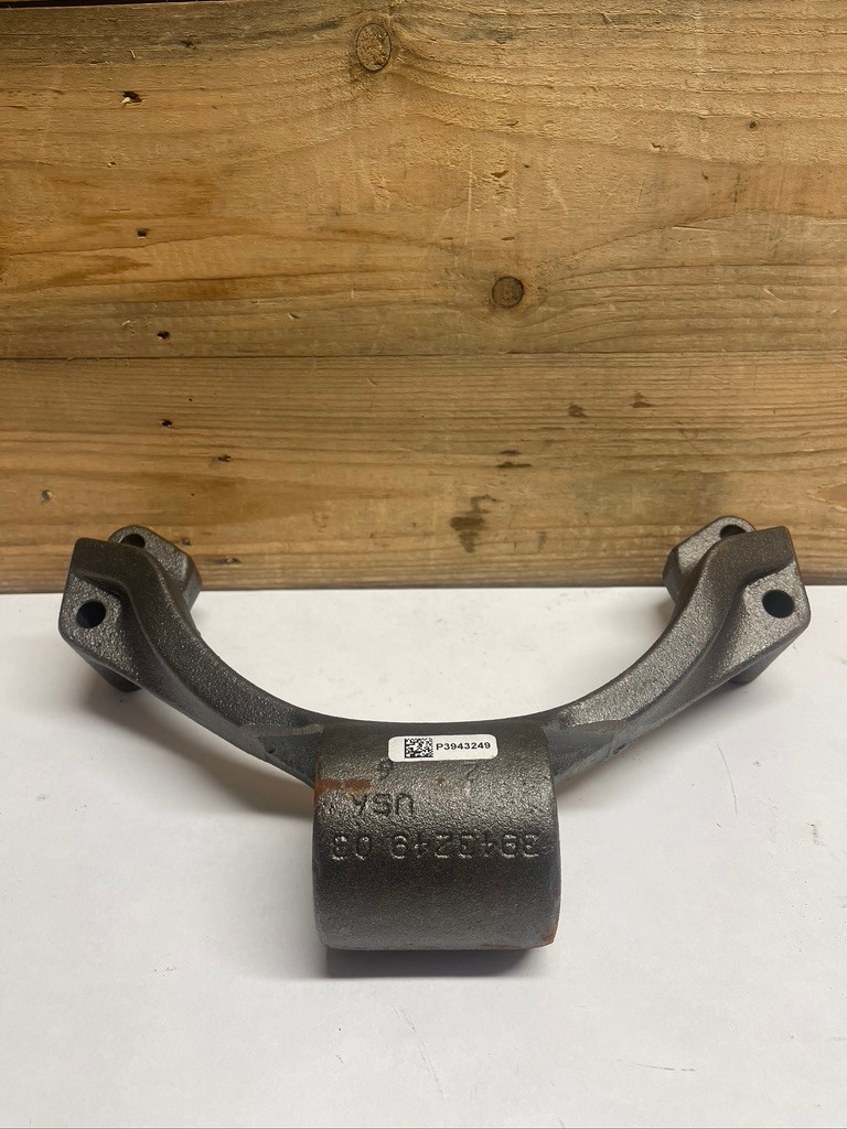 Cummins 3943249 Engine Mount Bracket Front Engine Support OEM