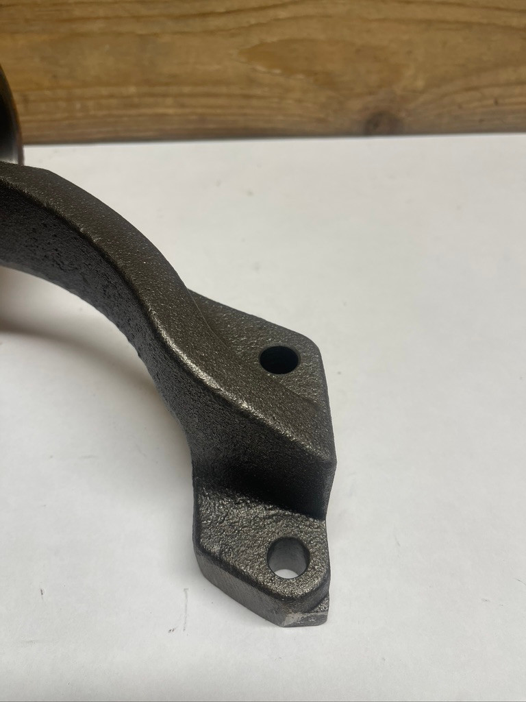 Cummins 3943249 Engine Mount Bracket Front Engine Support OEM
