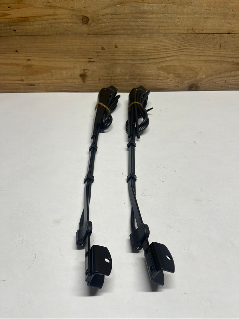 Terex 40600312 Windshield Wiper Arms OEM Wiper Arm Set