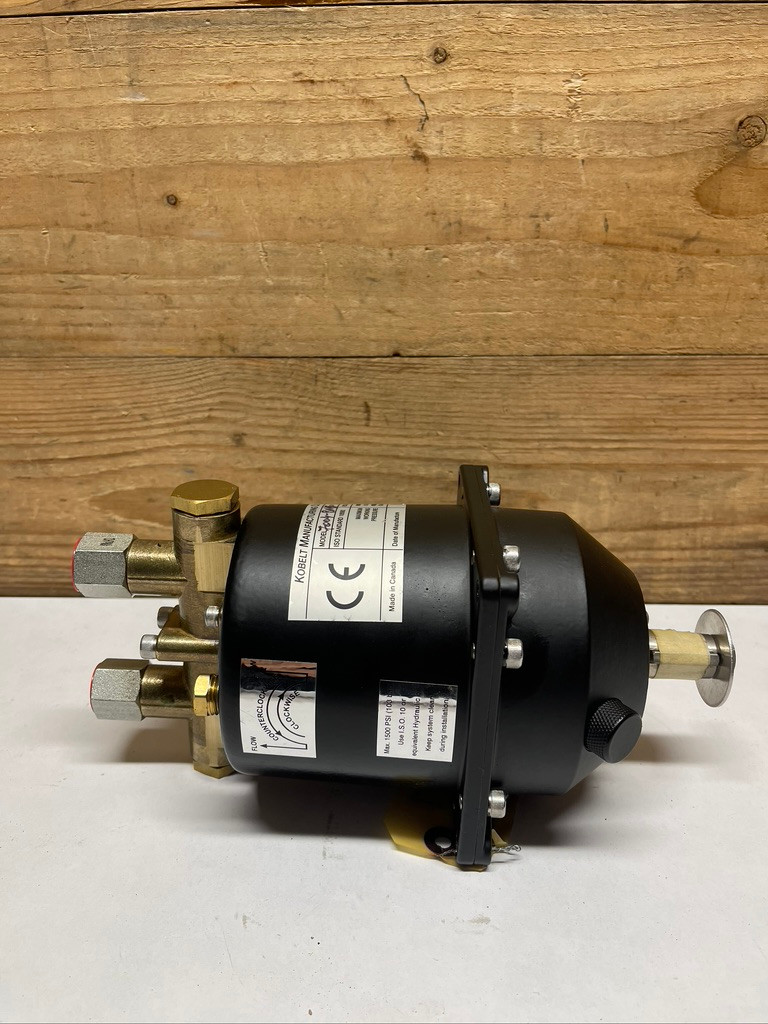 Kobelt 7004-BNA OEM Helm Pump Marine Steering Hydraulic Helm Pump NOS