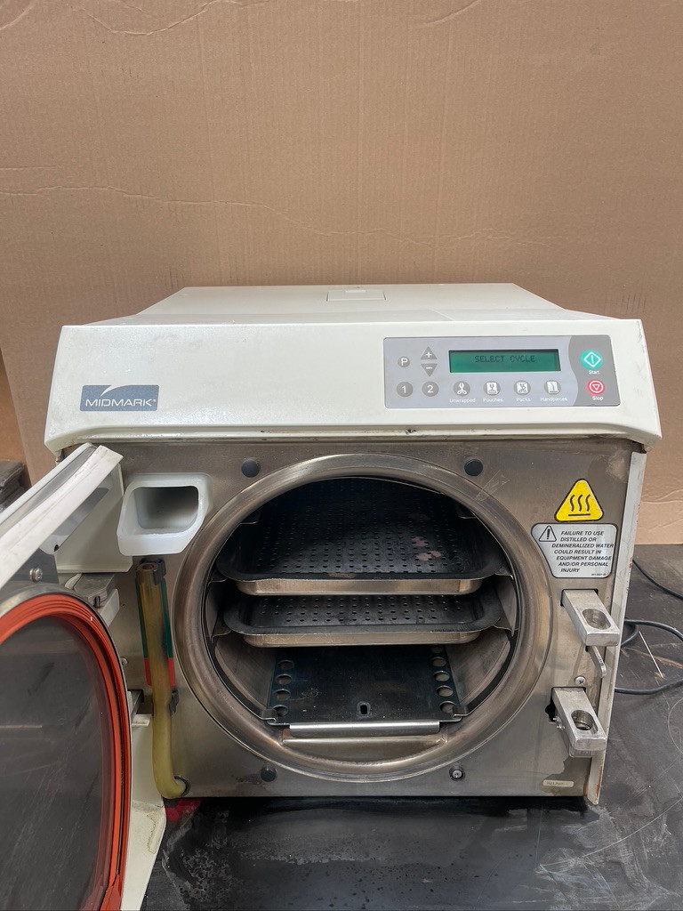 Midmark M11-020 Automatic Sterilizer Autoclave Steam Sterilizer Dental Medical