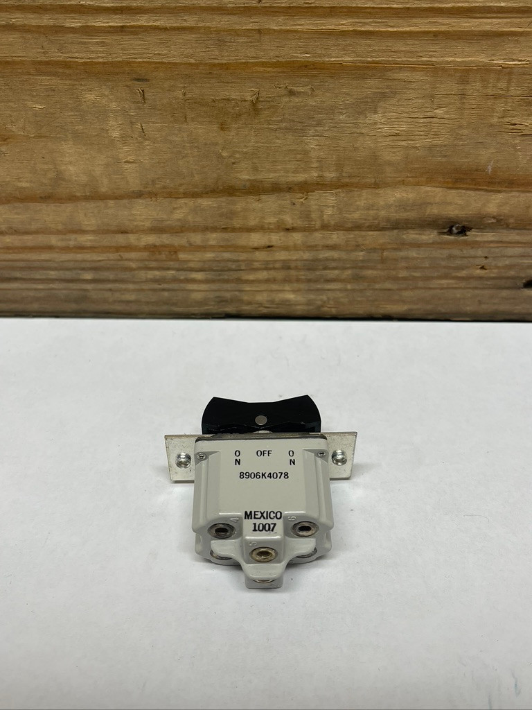 CAT 7T-3811 24V DPDT Rocker Switch Assembly Genuine Caterpillar OEM