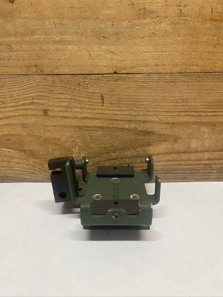 Rockwell Collins 987-5006-001 DAGR GPS Mounting Base NSN 5975-01-521-3063