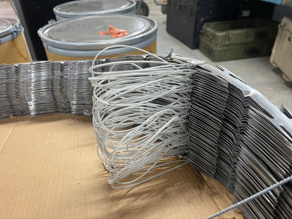 A-A-59926 Military Concertina Barbed Tape Razor Wire Roll New Surplus
