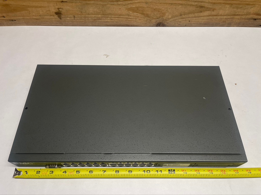 SMC SMC6824M TigerStack III 24-Port 10/100 Managed Ethernet Network Switch