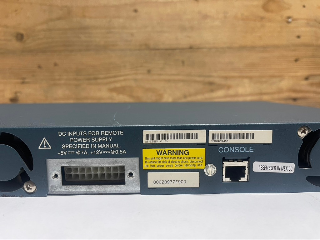 Cisco WS-C2924-XL-EN Catalyst 2900 XL 24-Port 10/100 Ethernet Switch