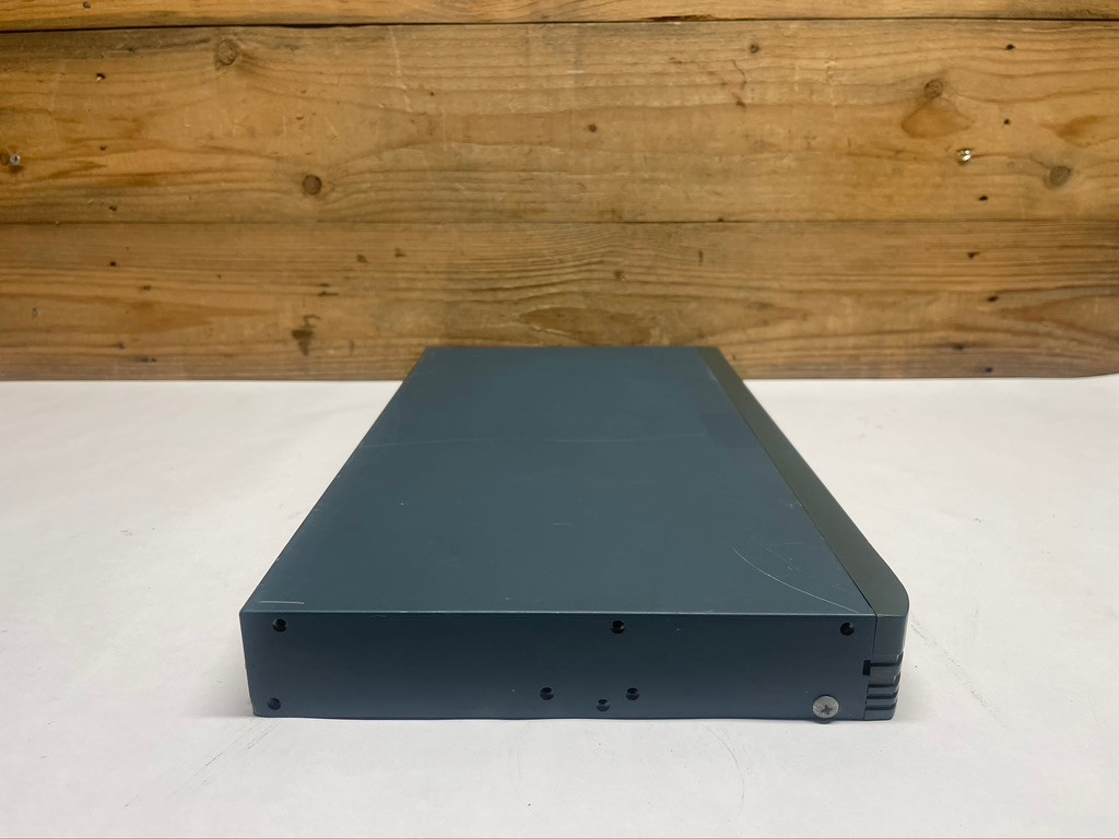 Cisco WS-C2924-XL-EN Catalyst 2900 XL 24-Port 10/100 Ethernet Switch