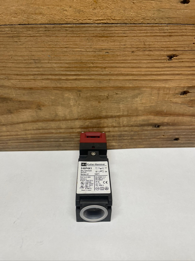 Cutler Hammer E48P4K1 Safety Key Interlock Switch 1NO 1NC 400V Eaton