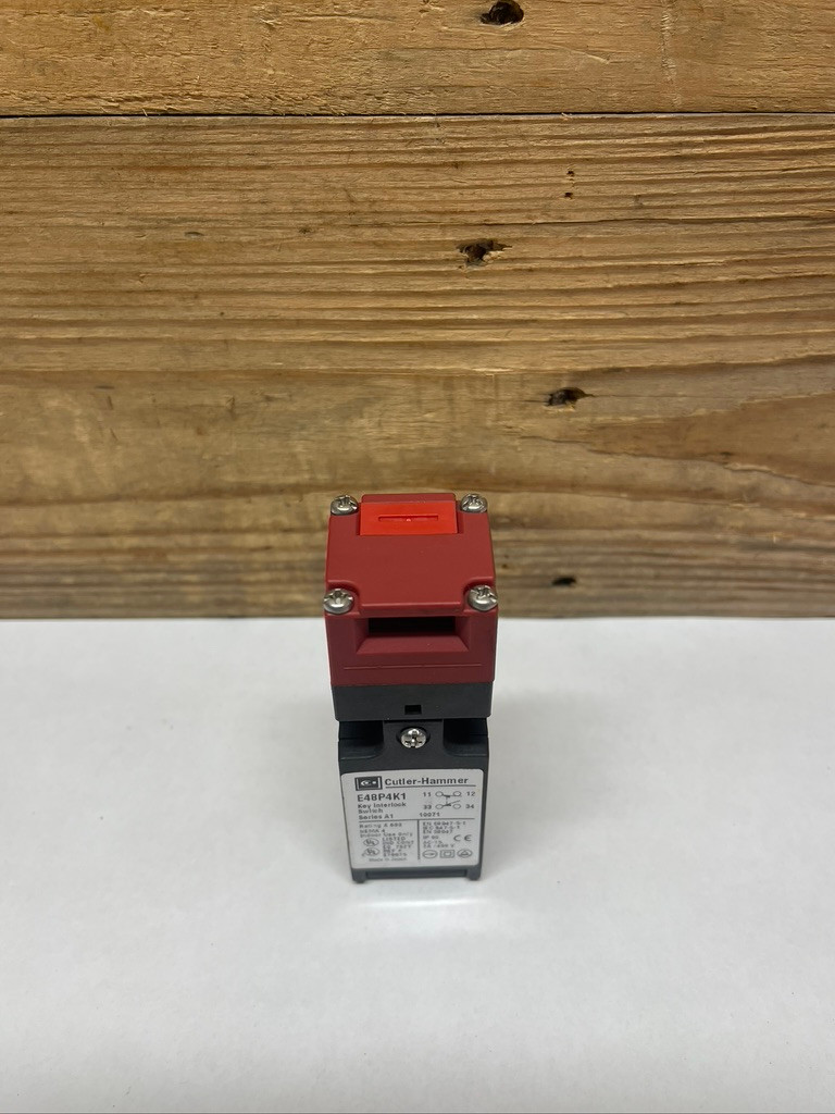 Cutler Hammer E48P4K1 Safety Key Interlock Switch 1NO 1NC 400V Eaton