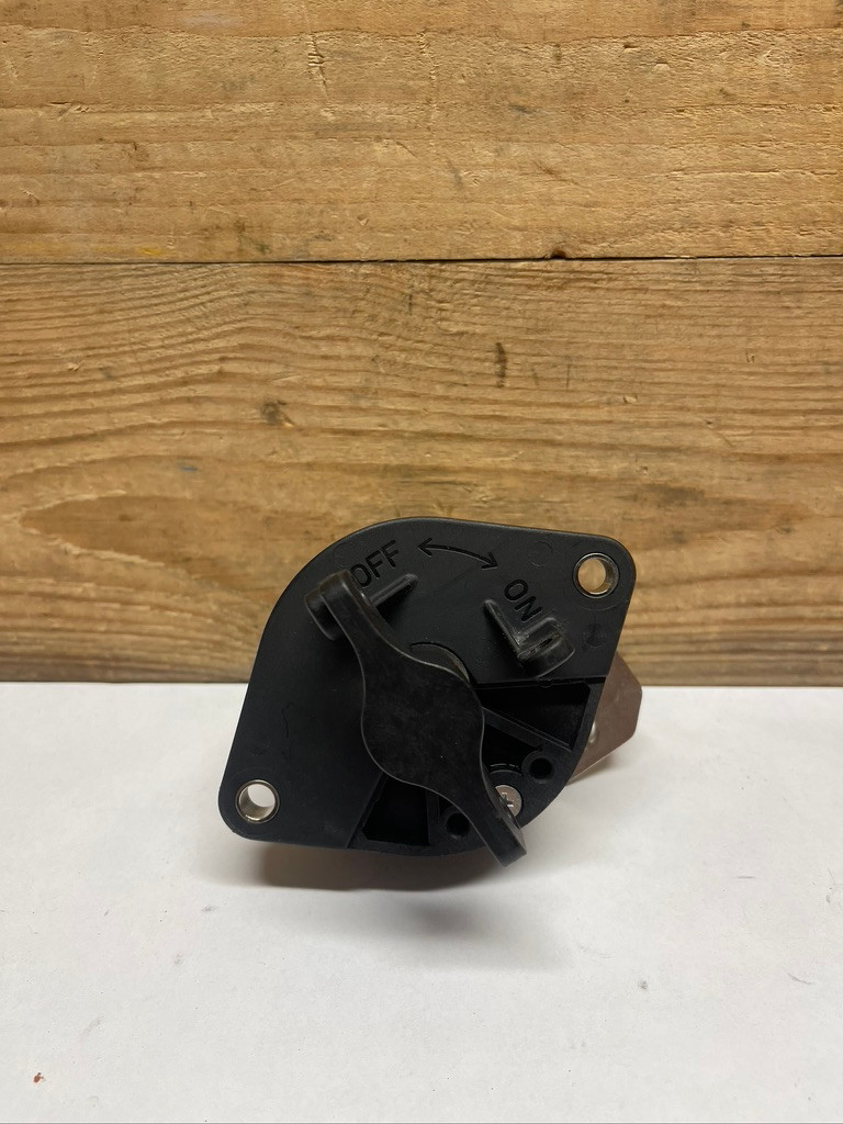 Kissling 35-555 500A 32VDC 2-Pole Battery Disconnect Switch Oshkosh