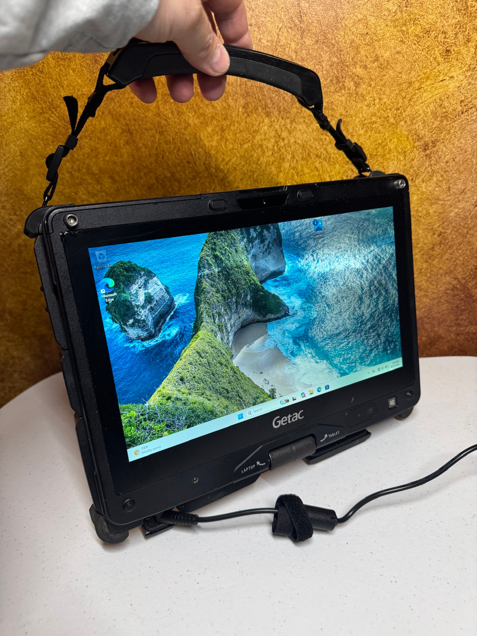 Getac V110 rugged convertible touchscreen laptop tablet with Windows 11 - product image 4