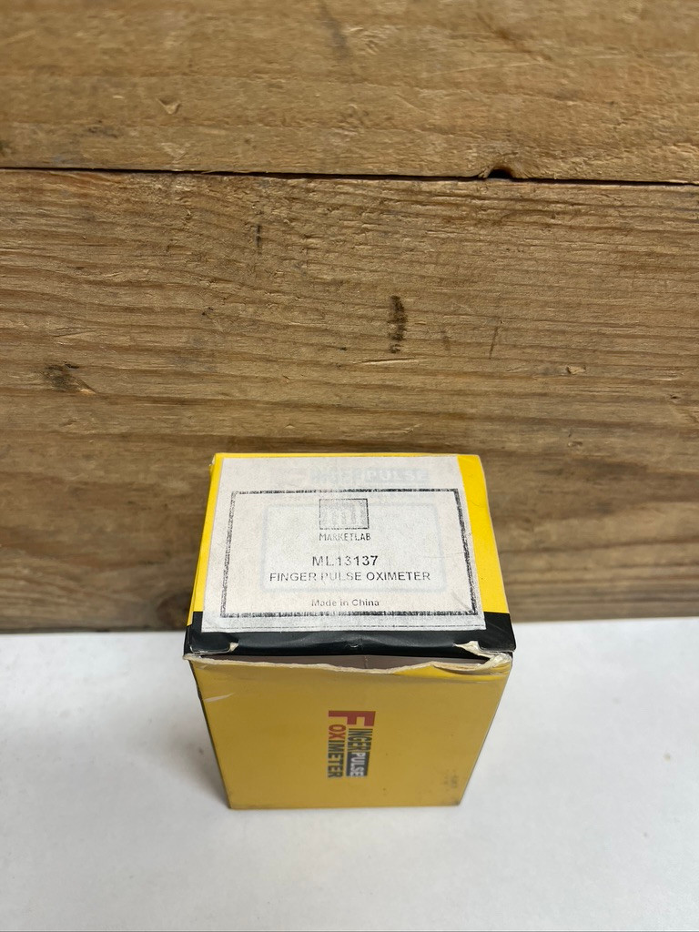 MarketLab ML-13137 Fingertip Pulse Oximeter SpO2 Pulse Rate