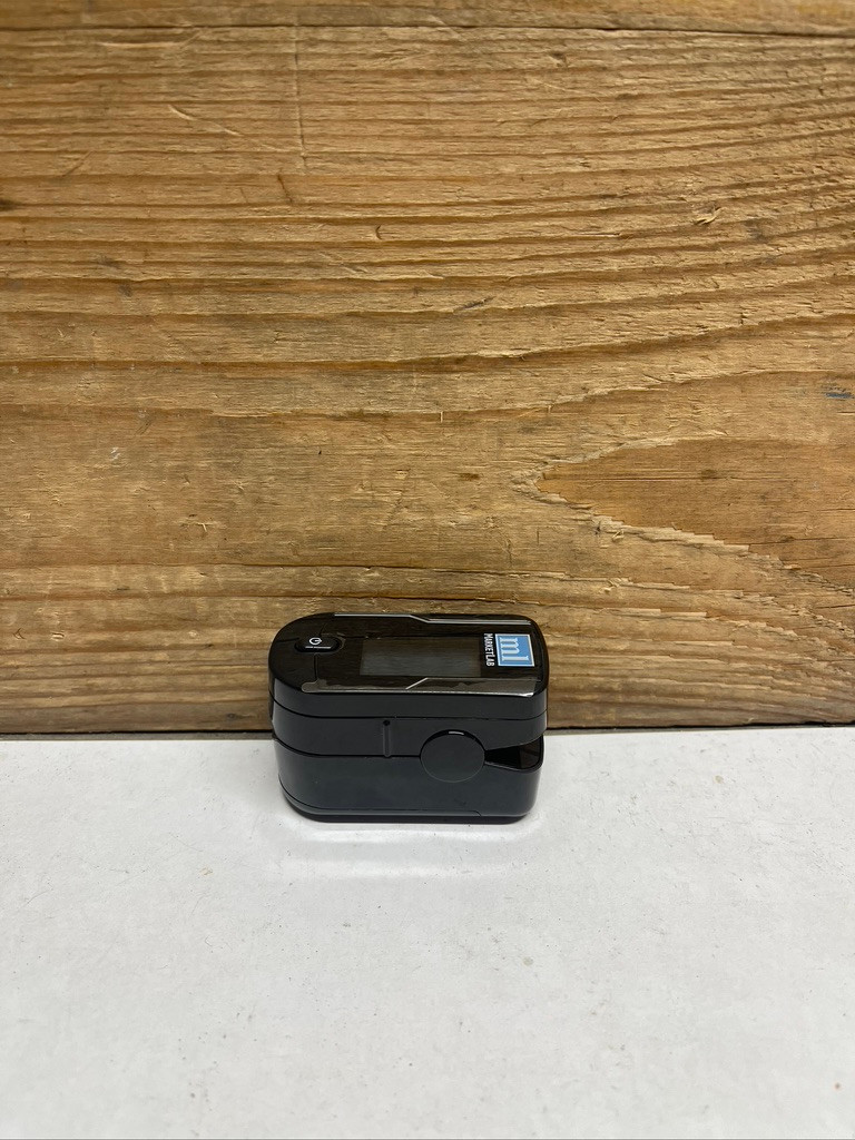 MarketLab ML-13137 Fingertip Pulse Oximeter SpO2 Pulse Rate