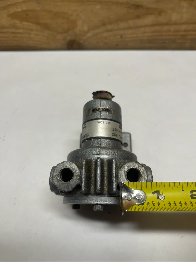 Gast 1033-107 Oilless Rotary Vane Vacuum Pump Compressor