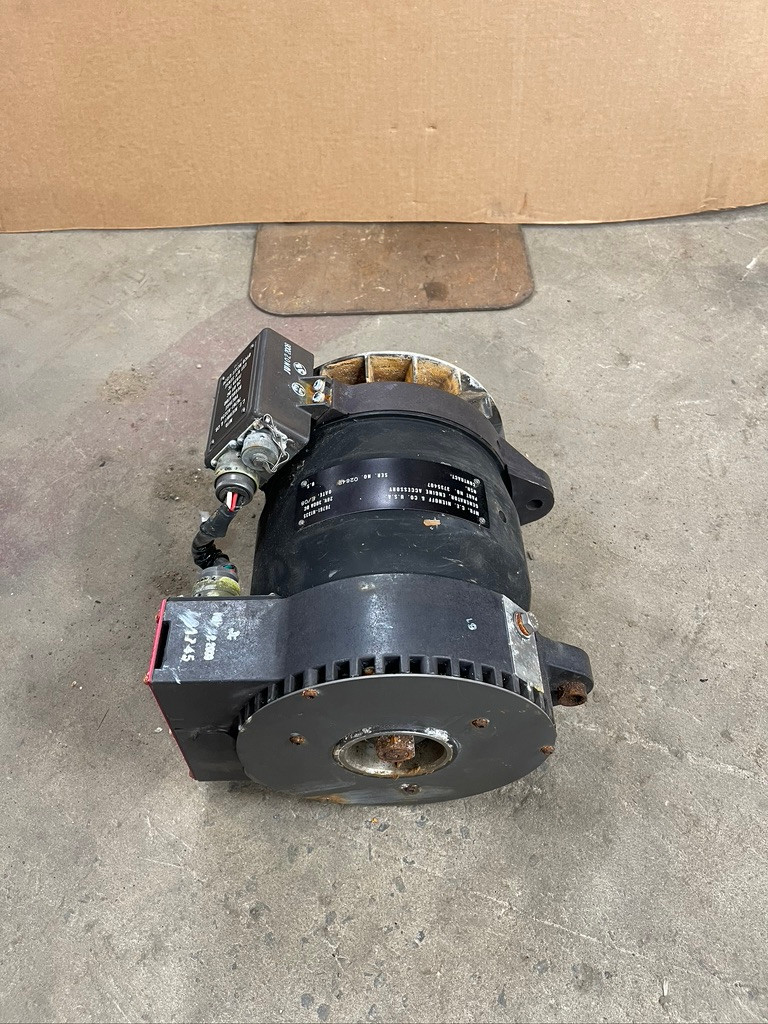 C.E. Niehoff 3735407 76761-N1335 28V 300A Alternator Generator