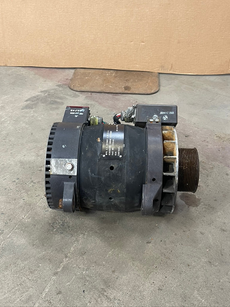 C.E. Niehoff 3735407 76761-N1335 28V 300A Alternator Generator