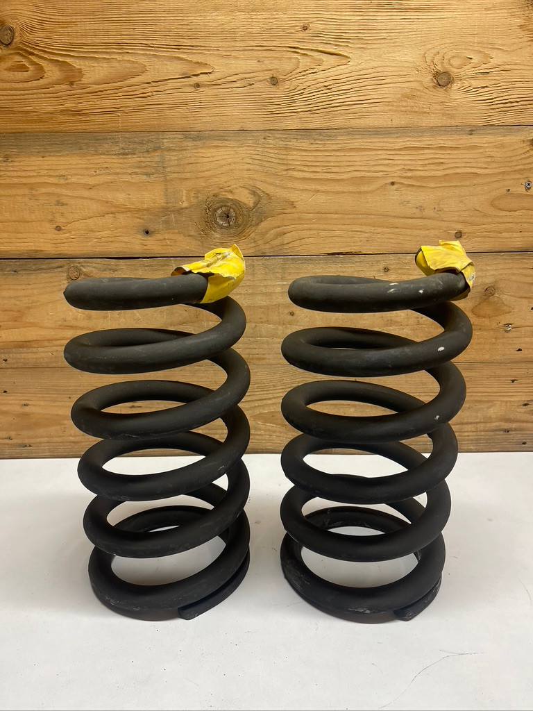 AM General 12338316-2 Helical Coil Spring Front NSN 5360-01-179-4106 Lot of 2