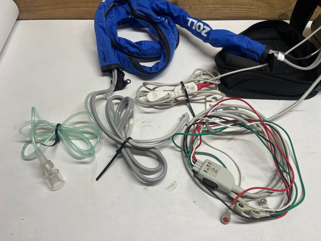 ZOLL Propaq M Portable Vital Signs Patient Monitor Military Medical Equipment
