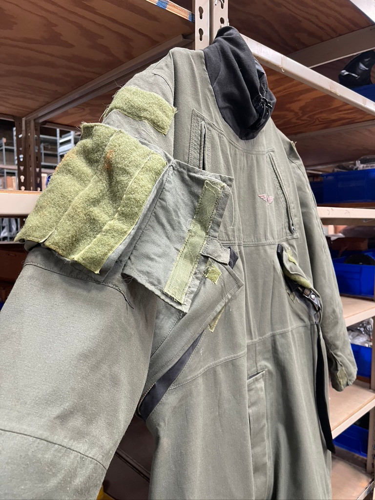 Mustang Survival SA0102 Aviation Flight Suit Coveralls Size Large