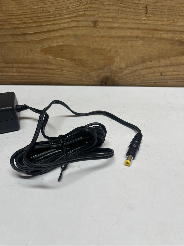 Sunpower MA15-090 9V 1.67A 15W AC DC Power Supply Adapter